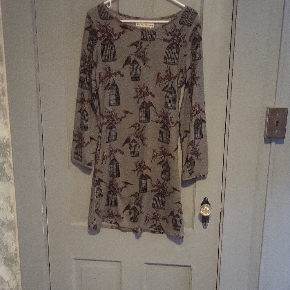 Elegant Gray Midi Dress with Birdcage Print